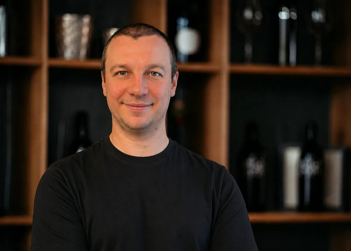 Tischler, Andrii Biloko